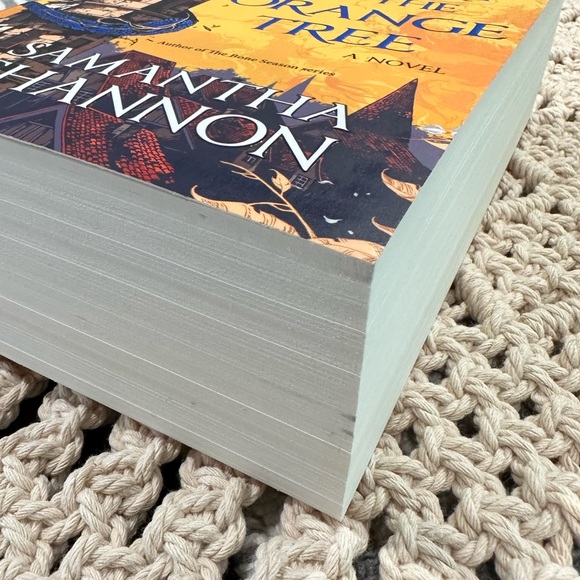 THE PRIORY OF THE ORANGE TREE by Samantha Shannon - Picture 2 of 4